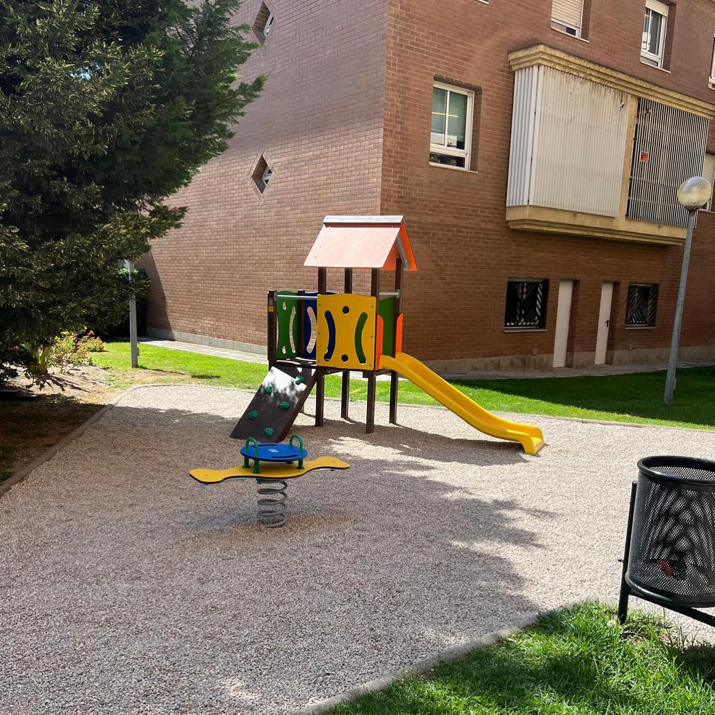 You are currently viewing Nueva instalación de zona infantil en Tortosa (Tarragona)